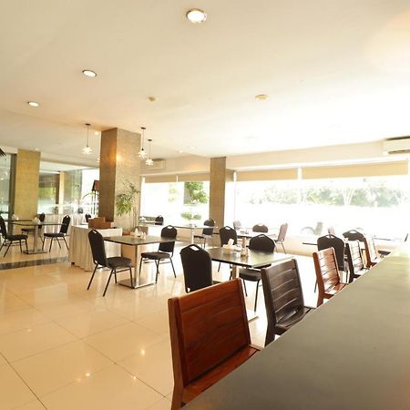 Saka Hotel Medan Sunggal Exterior foto