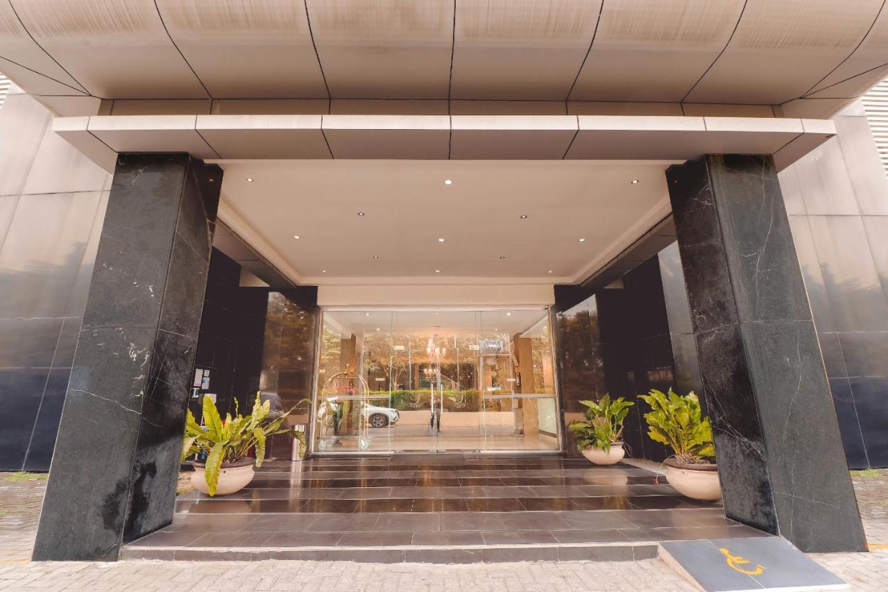 Saka Hotel Medan Sunggal Exterior foto