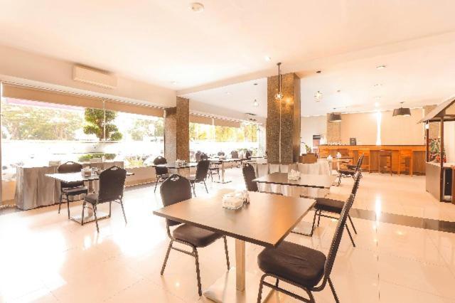 Saka Hotel Medan Sunggal Exterior foto