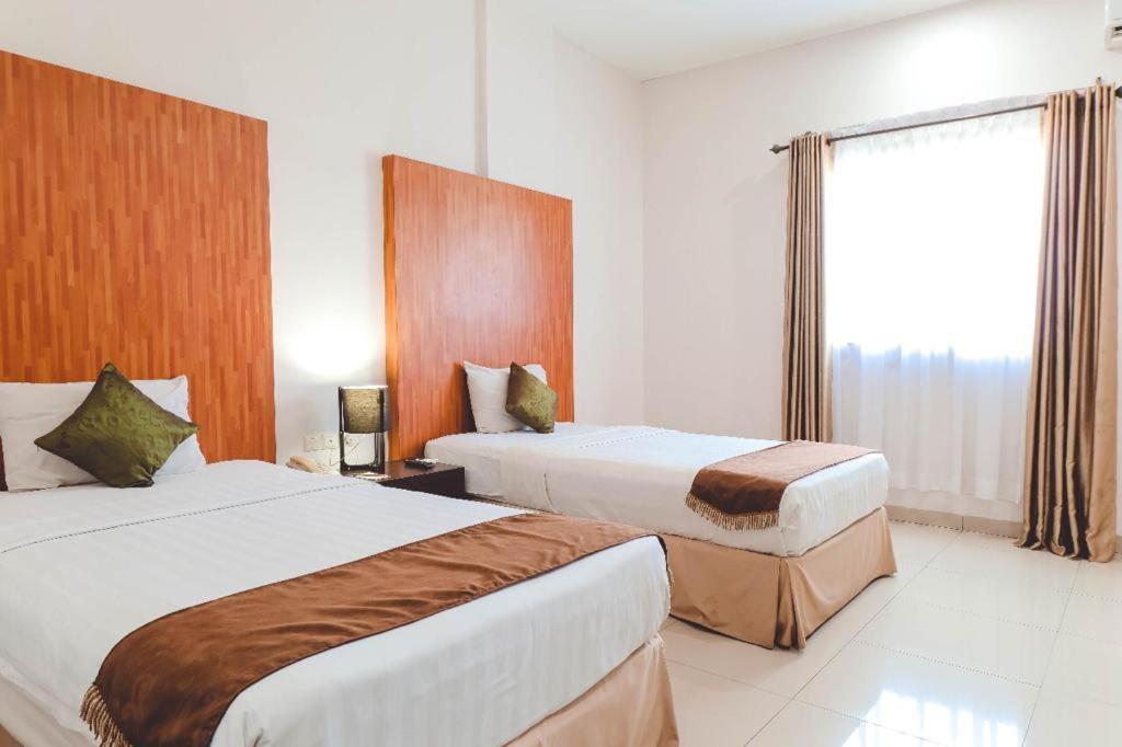 Saka Hotel Medan Sunggal Exterior foto