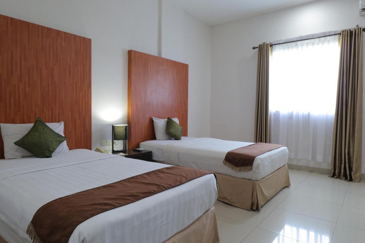 Saka Hotel Medan Sunggal Exterior foto